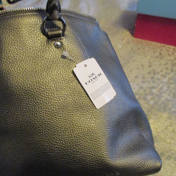 new with tags coach pebble  surface handbag and signature wallet - Picture 2 of 7